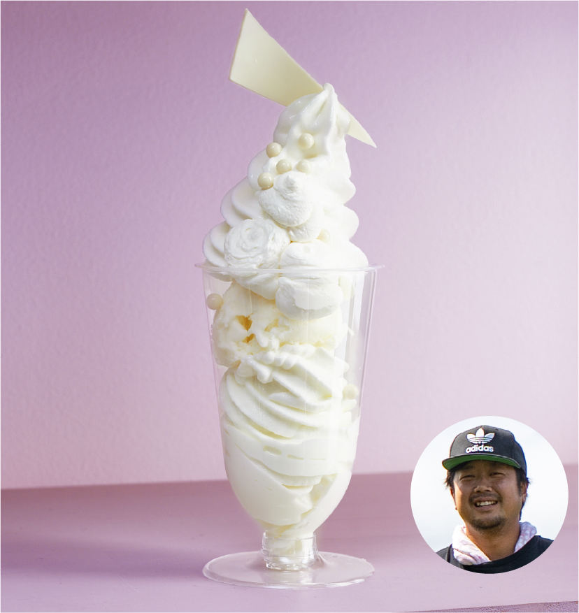 北海道別海町のWソフトクリームの白いパフェ